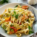Tagliatelle mit Hähnchenbrust-Streifen